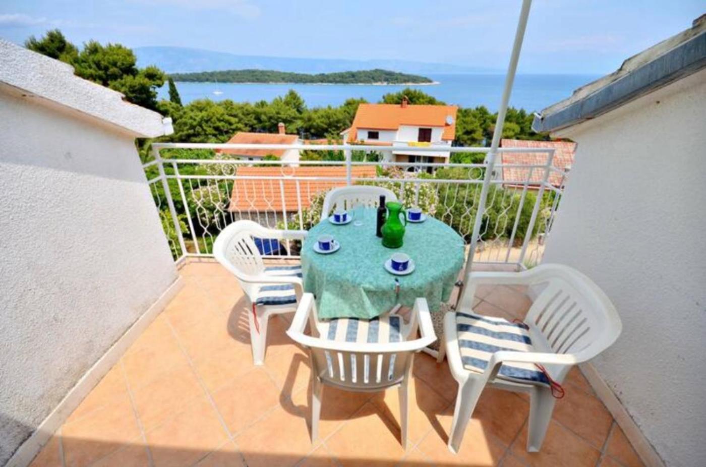 Apartment Bozikovic - Jelsa - Vitarnja Exterior photo